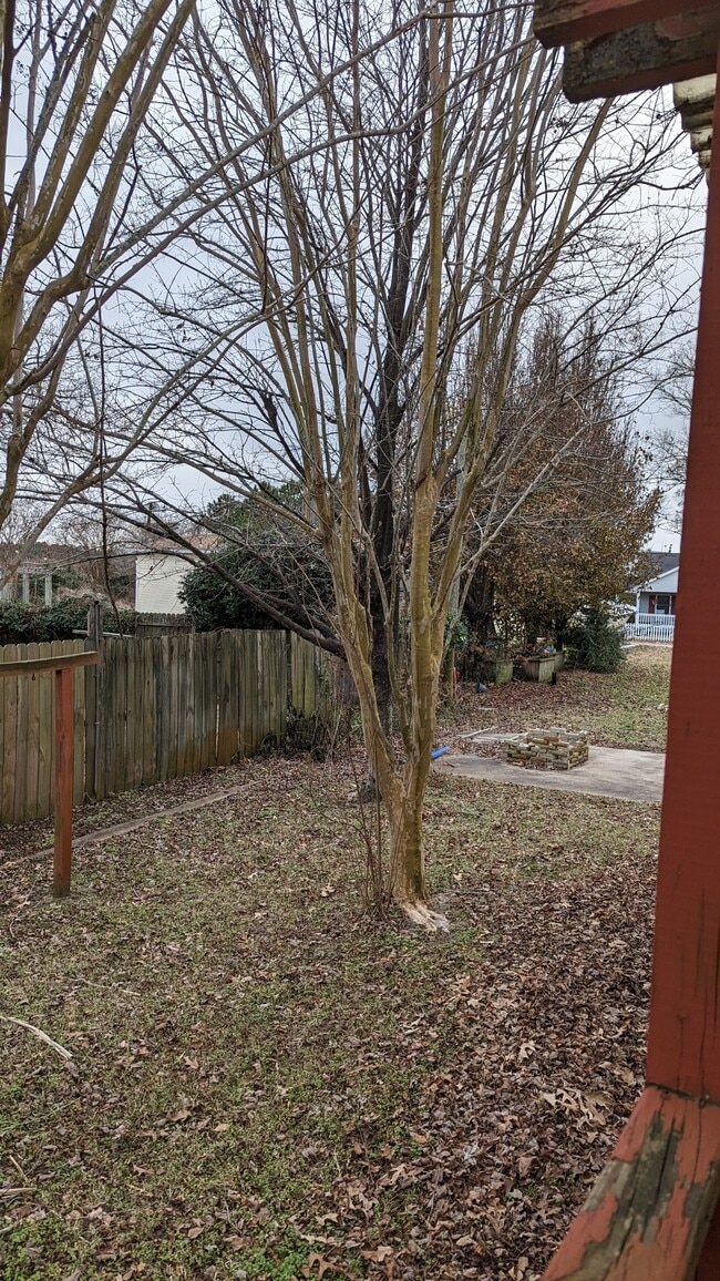 Building Photo - 106 Sumac Ln