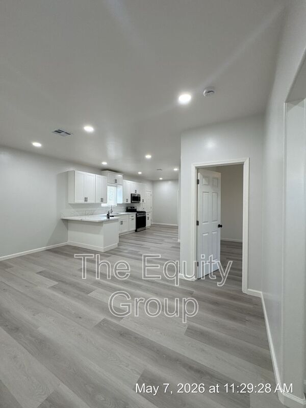 Building Photo - 30566 Ivy Rd