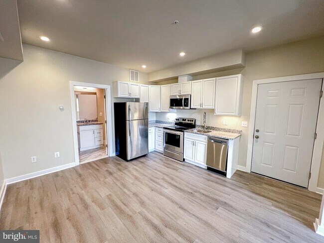 Building Photo - 845 Upshur St NW