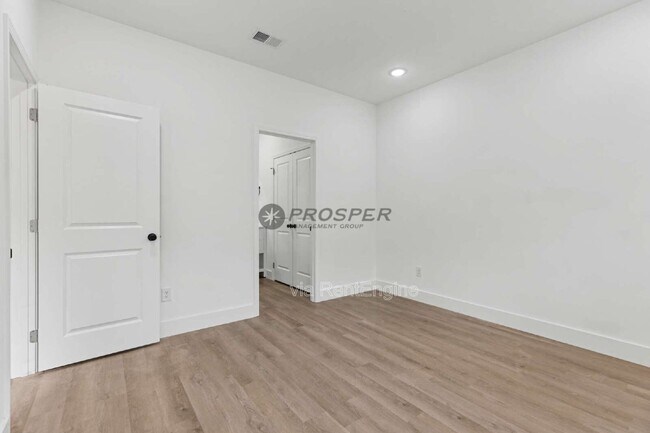 Building Photo - 4056 Parris Bridge Rd