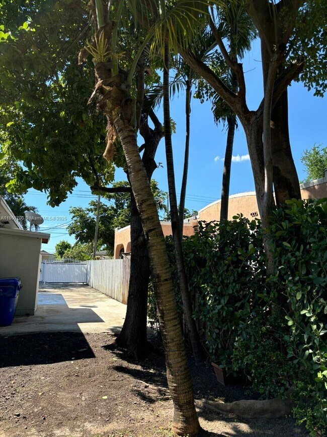 Building Photo - 2361 NW 32nd St