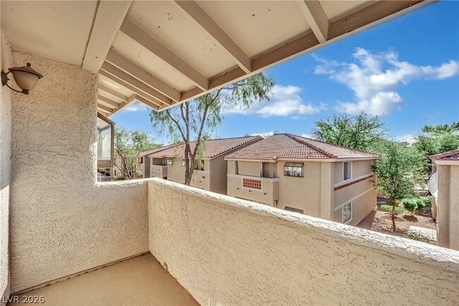Building Photo - 7300 W Pirates Cove Rd