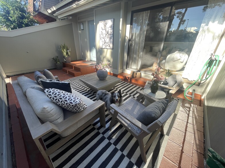 Charming Patio - 13135 Mindanao Way