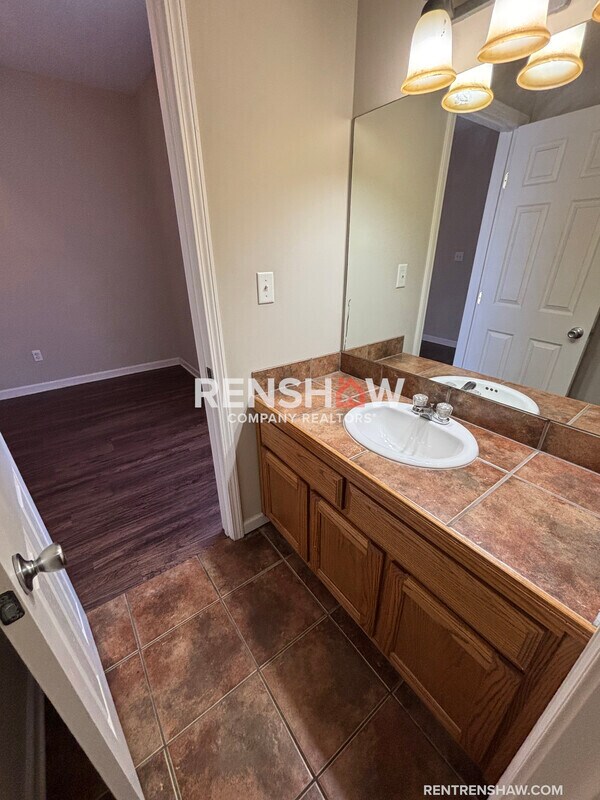 Building Photo - 152 Brighton Village Loop