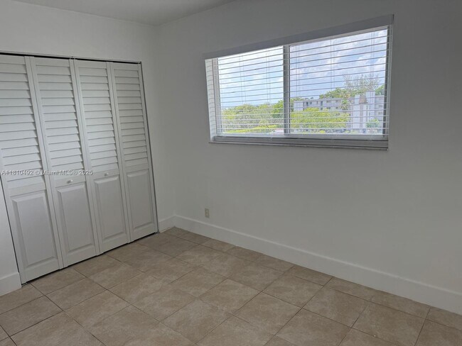 Building Photo - 8610 N Sherman Cir