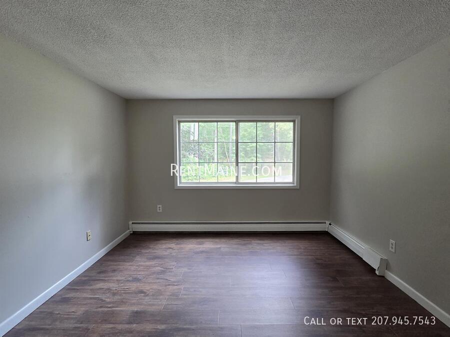 Building Photo - 10 Tall Pines Dr