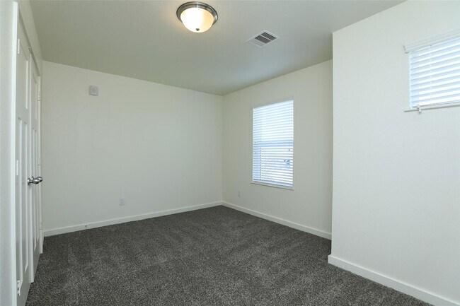 Building Photo - 21155 Gosling Rd