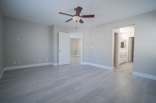 Building Photo - Wonderfully fully renovated, 2-story property