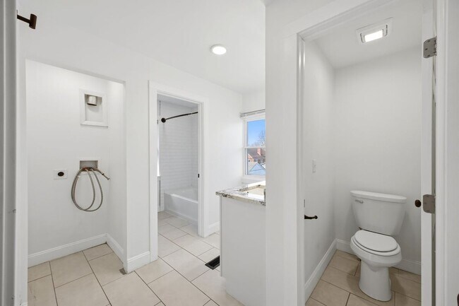 Building Photo - 417 S Huron Ave