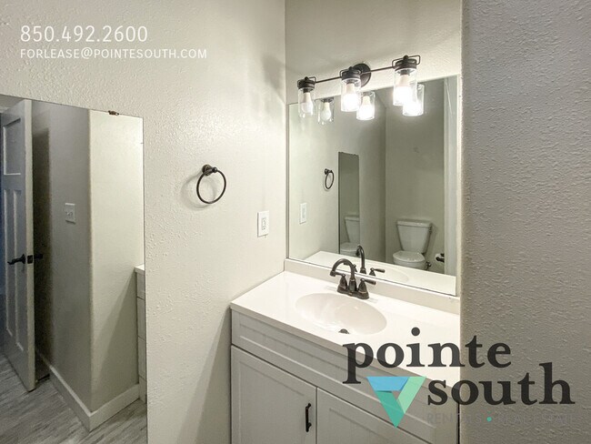 Building Photo - 335 E Canal Dr