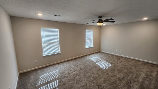 Building Photo - 61 Snapdragon Dr