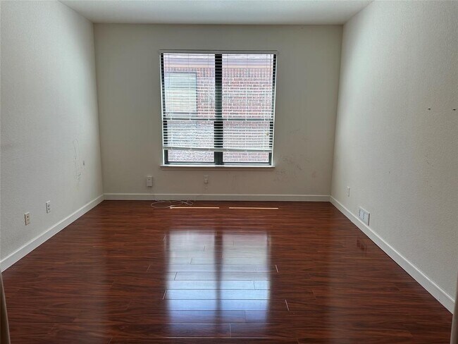 Building Photo - 14209 Naruna Way