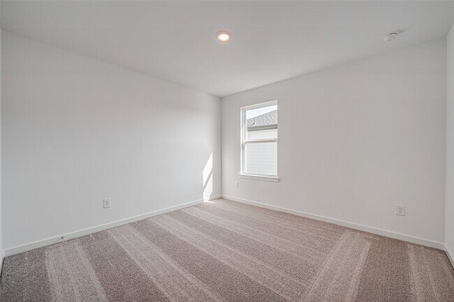 Building Photo - 1127 Sugar Dr