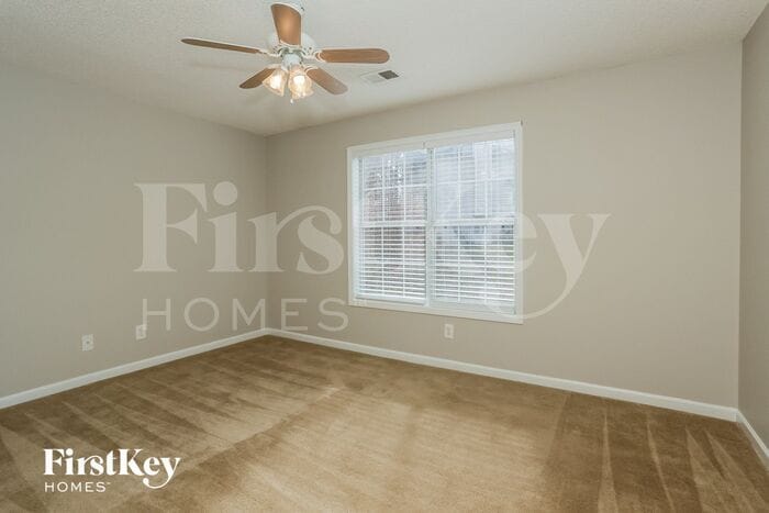 Building Photo - 205 Crown Oaks Ct