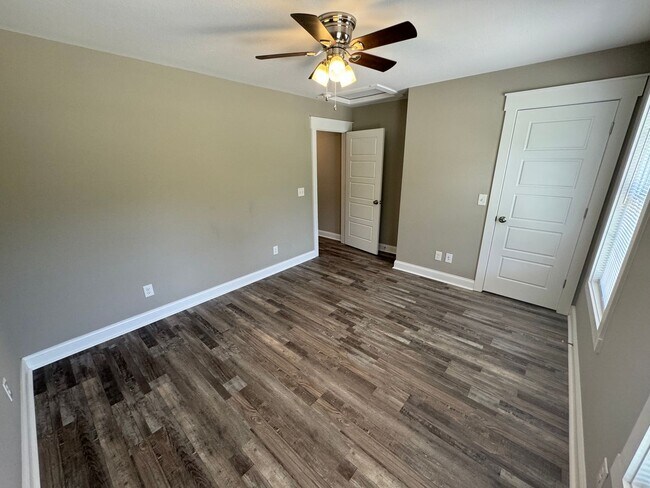 Building Photo - 308 N Varnell Rd