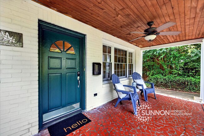 Building Photo - Adorable 3 Bedroom in Plaza Midwood Close to Everything