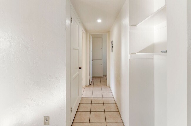 Building Photo - Charming 1-bedroom, 1-bath home in Tucsons most iconic neighborhood!