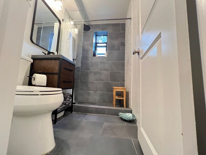 Building Photo - 73-03 Bell Boulevard, 5M