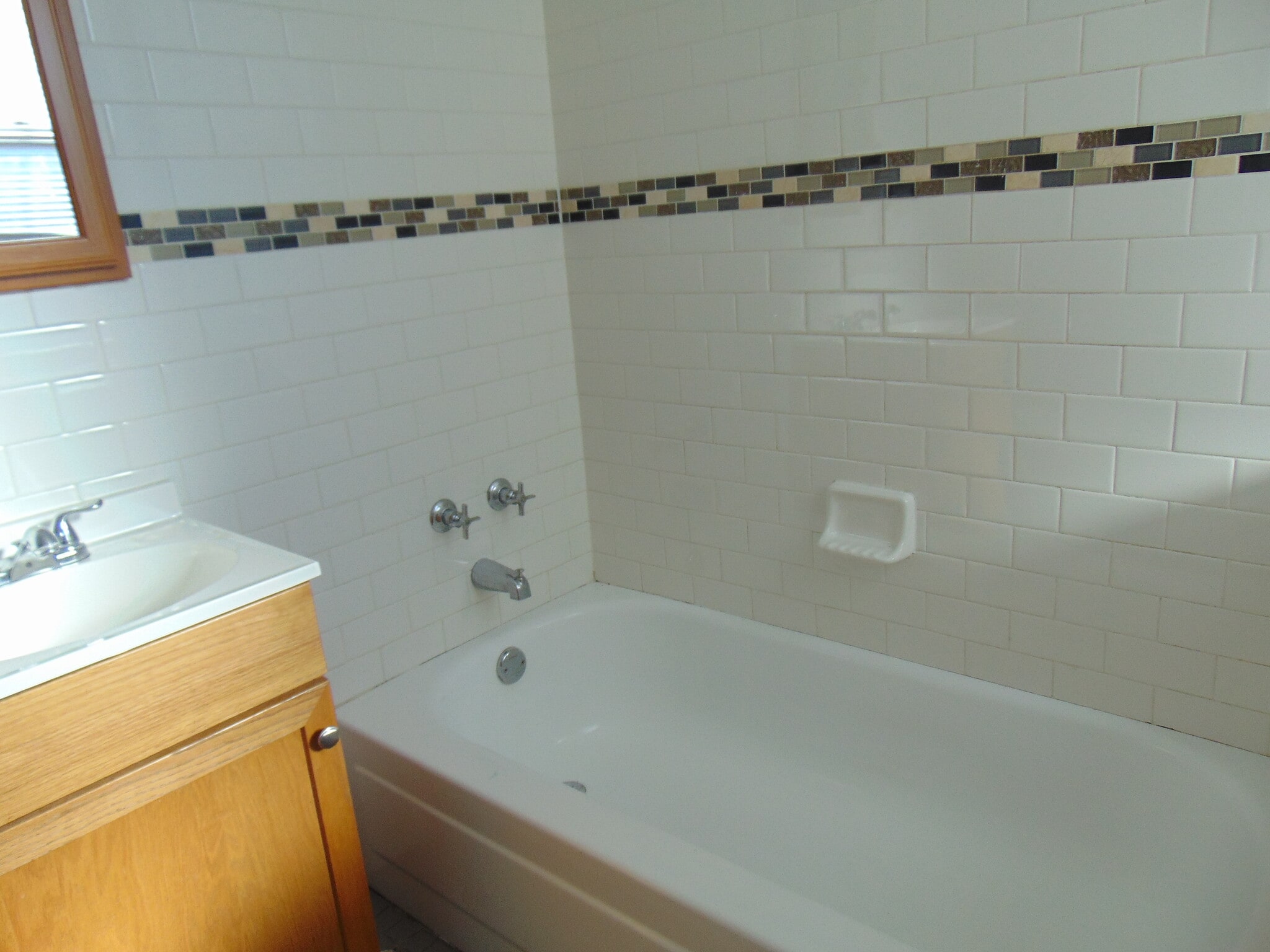 Building Photo - 2209 E 70th St