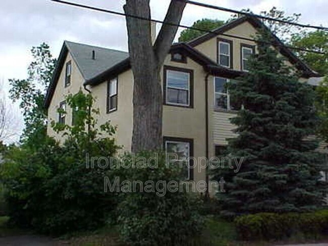 Building Photo - 192 Liberty St