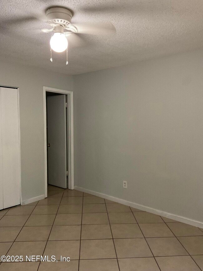 Building Photo - 7627 Indian Lakes Dr