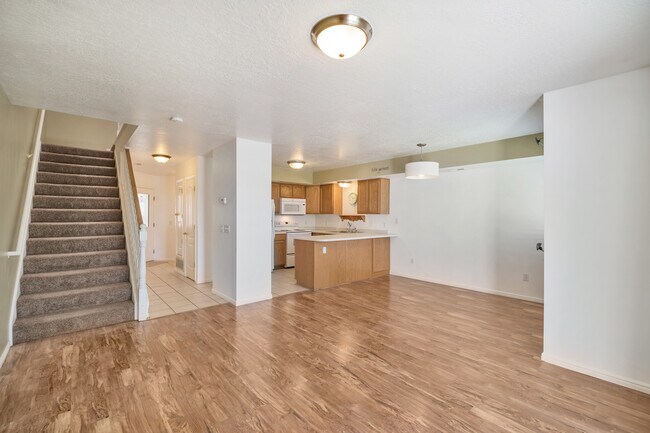 Building Photo - 955 N 1125 W