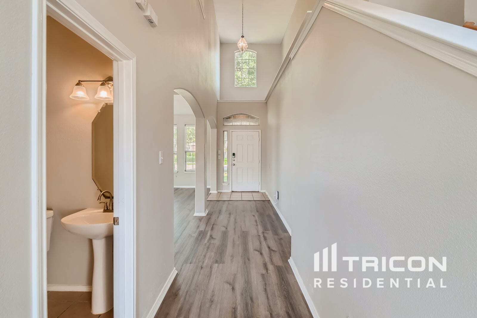 Building Photo - 5824 Somerton Dr