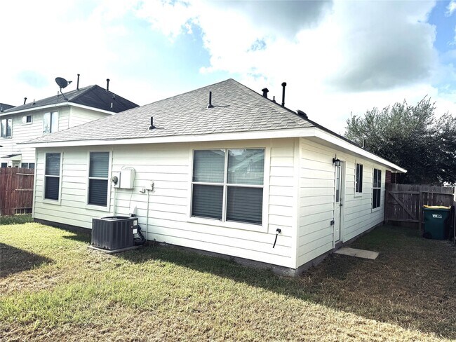 Building Photo - 2706 Star Peak Dr