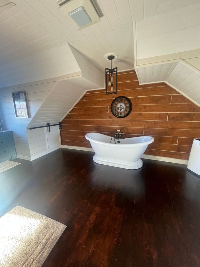 Building Photo - Amazing custom built Alaskan Log home acro...