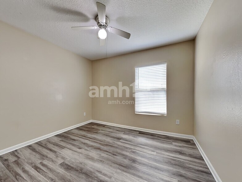 Building Photo - 1861 McGirts Point Blvd