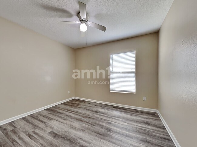 Building Photo - 1861 McGirts Point Blvd