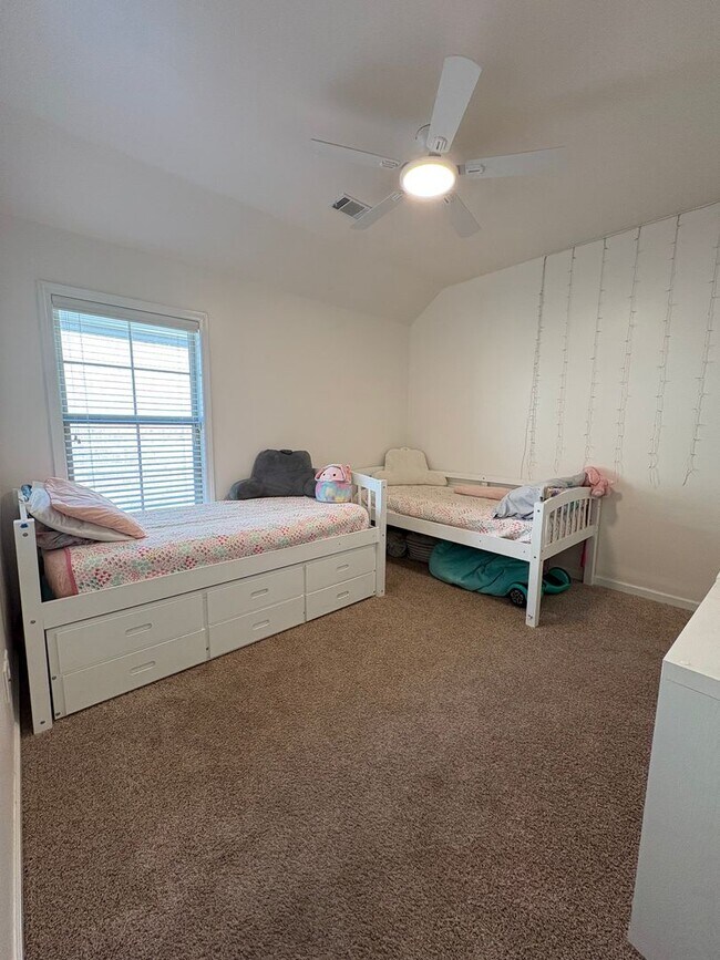 Building Photo - Woodland Creek Rental