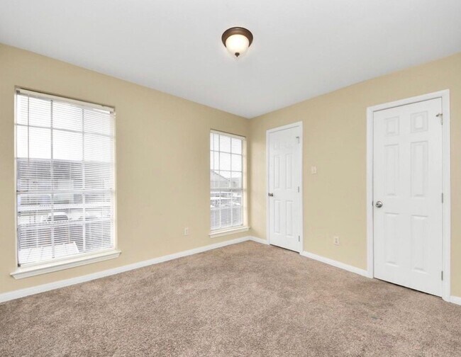 Building Photo - 3600 Jeanetta St