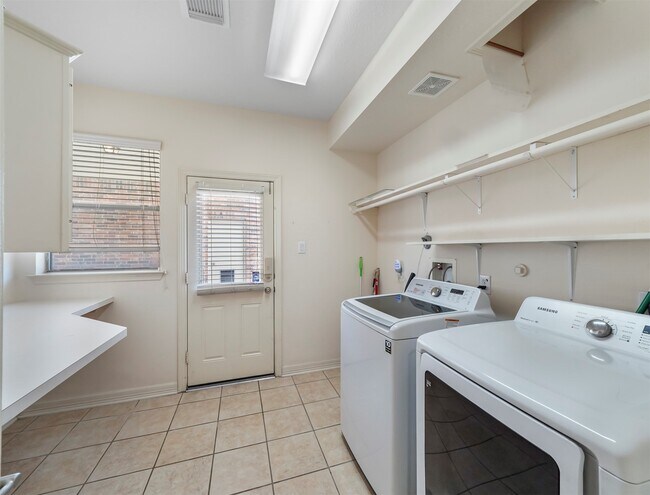 Building Photo - 3826 Bell Hollow Ln