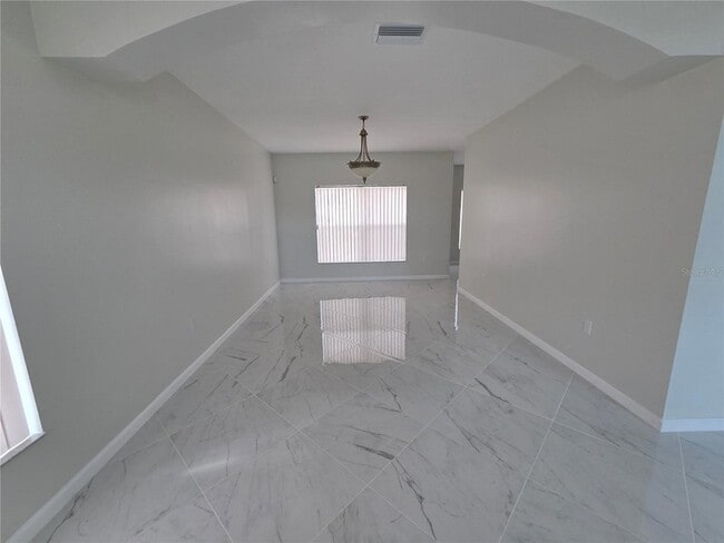 Building Photo - 330 Aldershot Ct