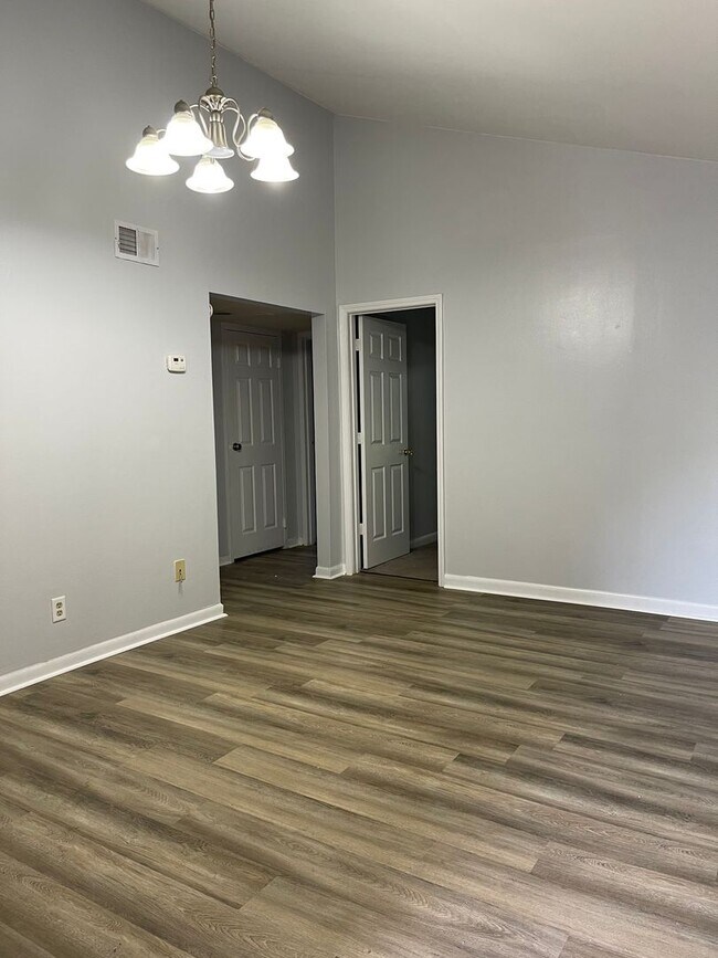 Building Photo - Stadium Village -  2 Bedroom 1 Bath near UGA & Downtown Athens! Available soon!