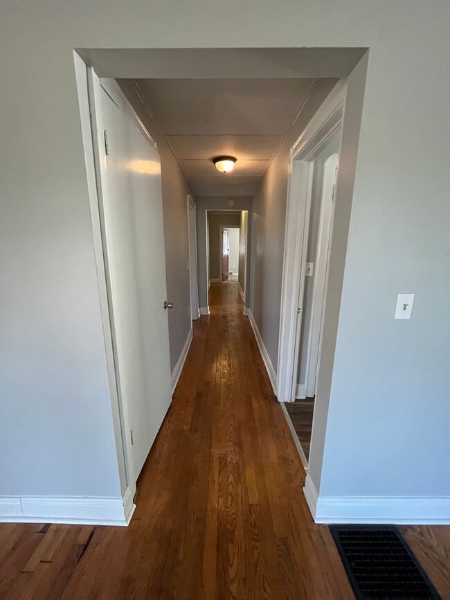 Building Photo - 4131 W Lake Rd