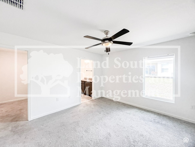 Building Photo - 4811 Rigging St