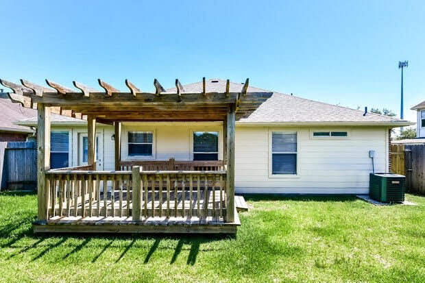 Building Photo - 10247 Country Squire Blvd