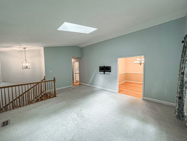 Building Photo - Remarkable Home With Spacious Deck And Det...