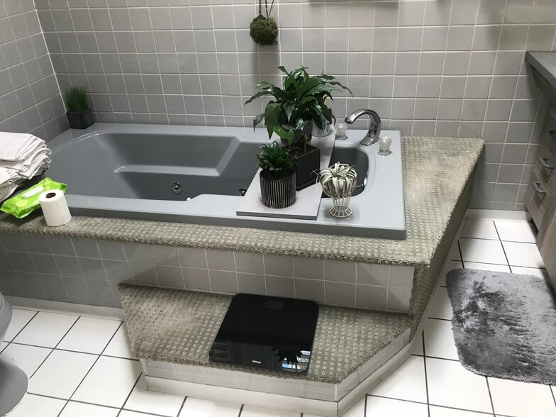 Building Photo - 4522 Saint Clair Ave