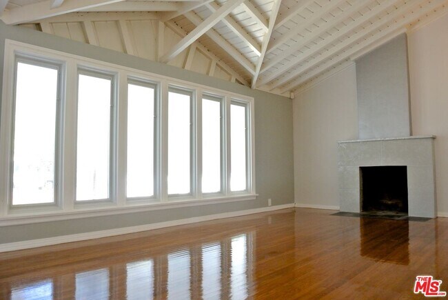 Building Photo - 12214 Emelita St