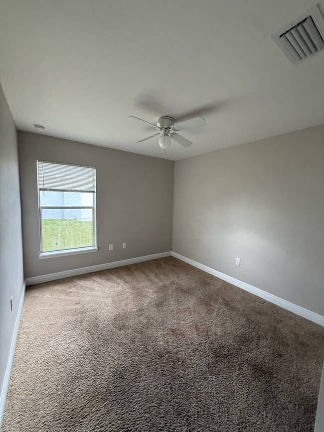 Building Photo - 3417 1st St SW