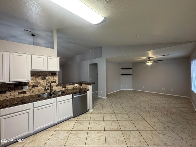 Building Photo - 14634 W Marcus Dr