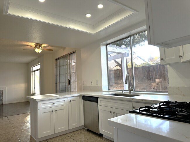 Building Photo - 14734 Santa Fe Trl