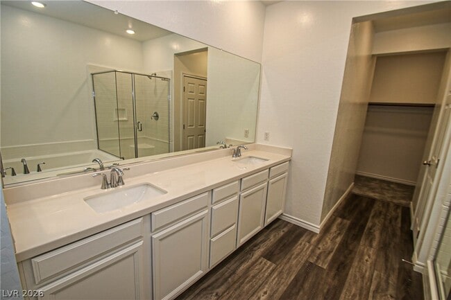 Building Photo - 20 Barbara Ln