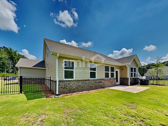 Building Photo - 1922 Mossy Boulder Ct