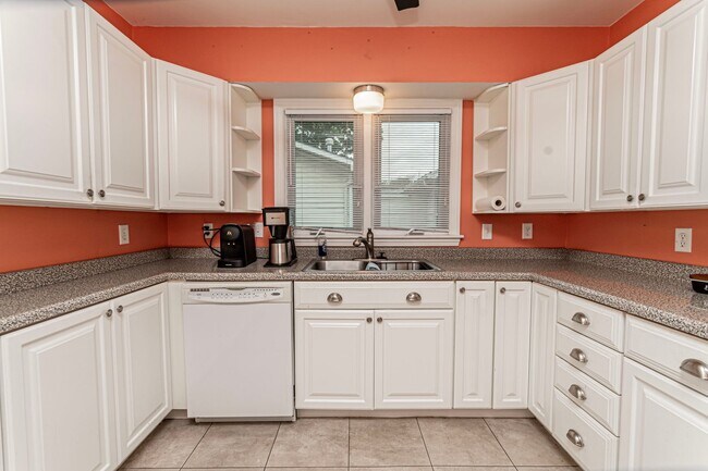 Building Photo - 1113 NW 3rd St