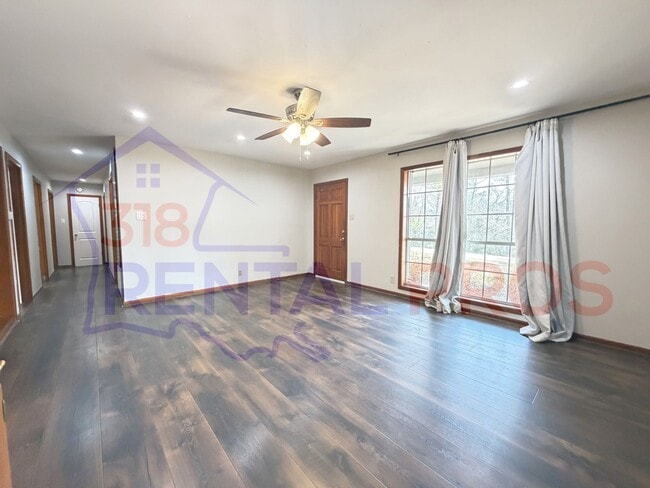 Building Photo - Four Bedroom Two Bath Home