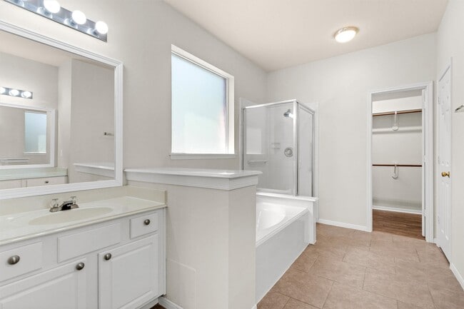 Building Photo - 127 N Willow Point Cir